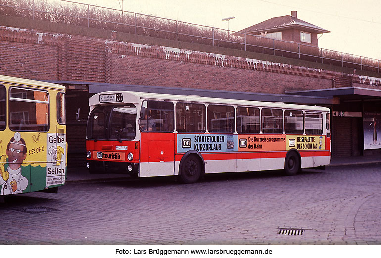 Ein Hochbahn-Bus am Bahnhof Hamburg-Barmbek