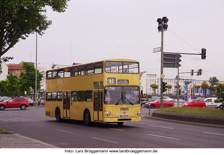 Museumsbuslinie 218 in Berlin - Doppeldeckerbus in Berlin am ZOB