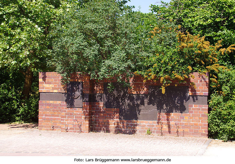 Das Lennè-Denkmal von 1989 auf dem Lennèplatz in Dresden