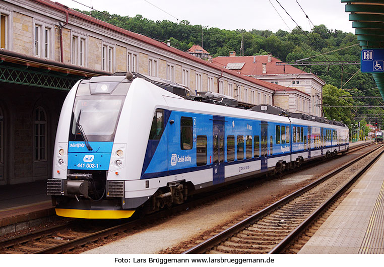 Der CD Triebwagen Marketka im Bahnhof Decin (Tetschen)