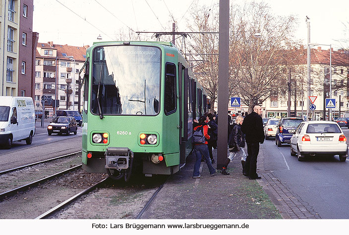Die Stadtbahn in Hannover an der Haltestelle Goetheplatz