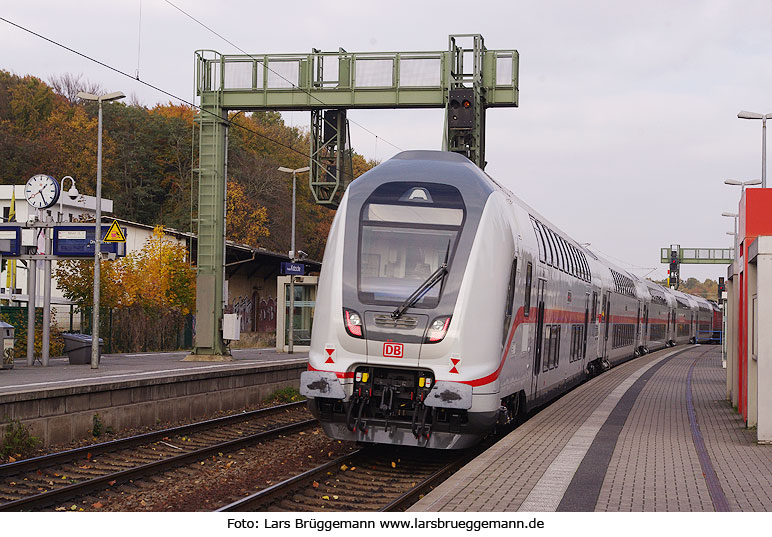 IC Doppelstockwagen im Bahnhof Dresden-Klotzsche