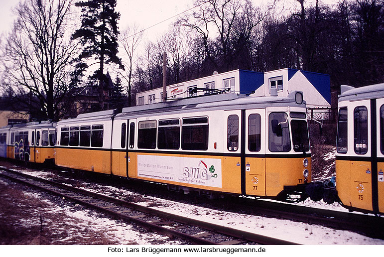 Die Straßenbahn in Nordhausen an der Haltestelle Parkallee