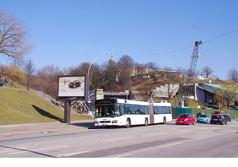 KVG Bus an den Landungsbrücken in Hamburg