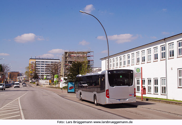 Haltestelle Rugenbarg Nord der Linien 2, 186 und 602 in Hamburg-Lurup