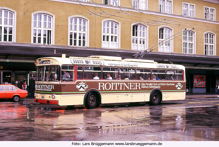 Elektromobilität in Salzburg: Der Obus in Salzburg am Hauptbahnhof