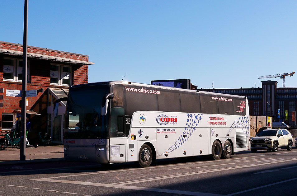 Ein Fernbus in Hamburg auf der Fahrt in die Ukraine