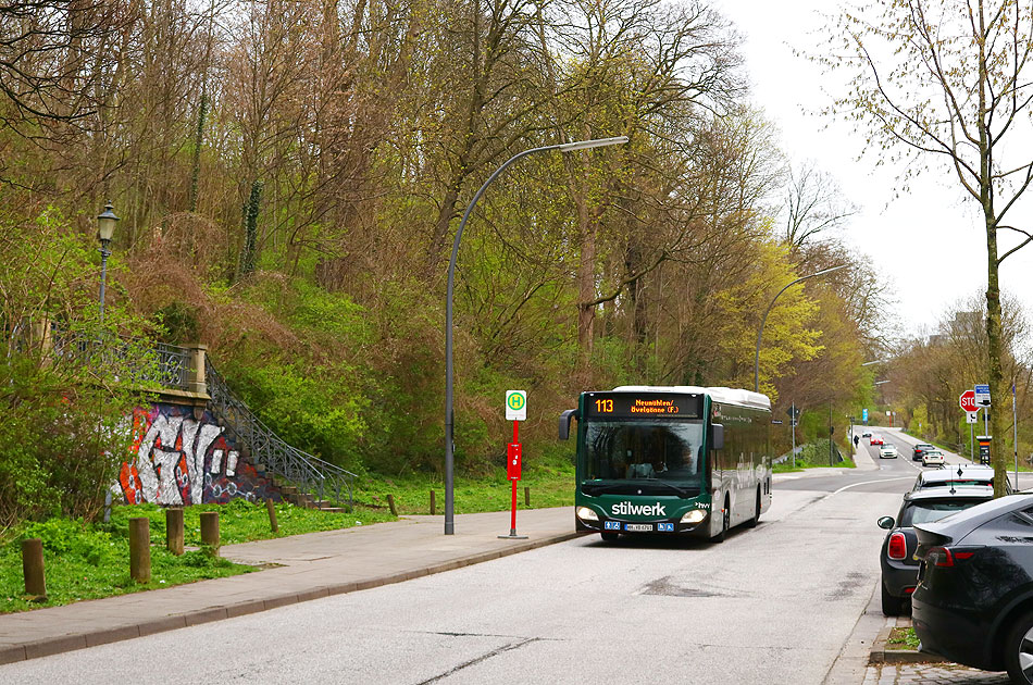 Die Bushaltestelle Neumühler Kirchenweg