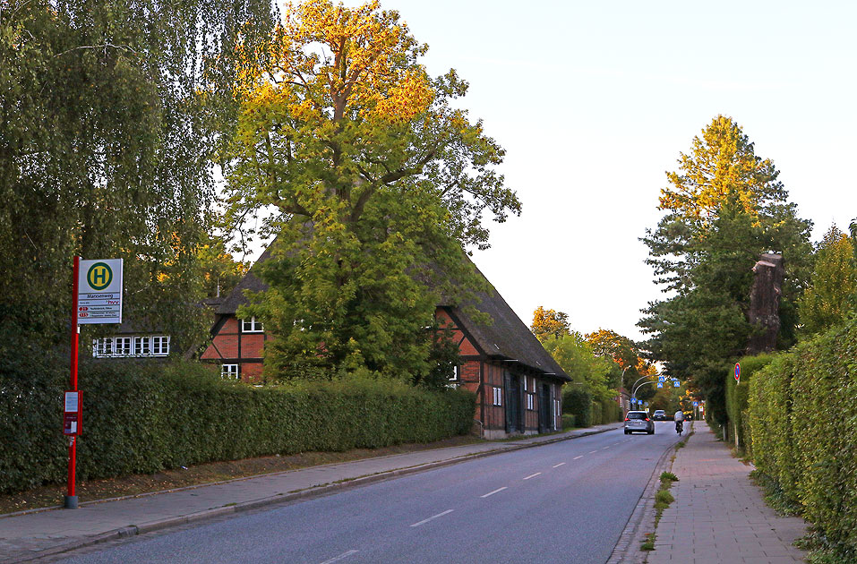 Die Bushaltestelle Marxsenweg in Hamburg-Othmarschen