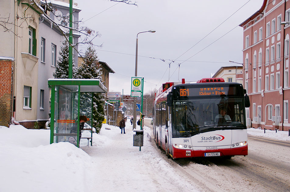 Der Obus in Eberswalde an der Haltestelle Robert-Koch-Straße / Leibnitzviertel