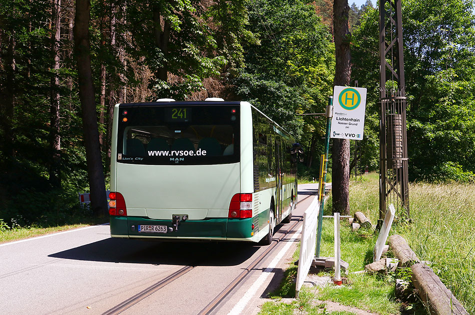 Der RVSOE Bus 6263 an der Haltestelle Nasser Grund