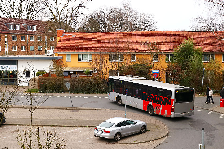 Ein VHH Bus in der Kehre am Bahnhof Hamburg Elbgaustraße