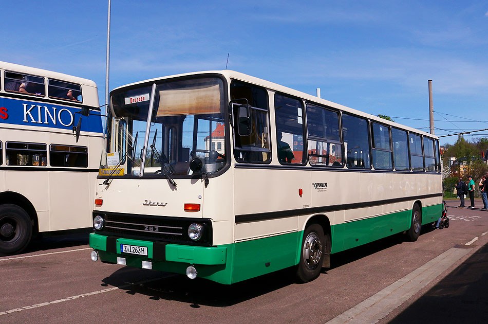 Ein Ikarus 263.01 in Dresden auf dem Betriebshof Trachenberge