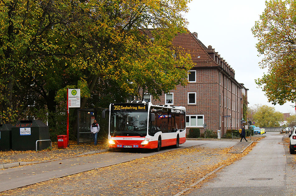 Die Bushaltestelle Finkenwerder (Fähre) in Hamburg