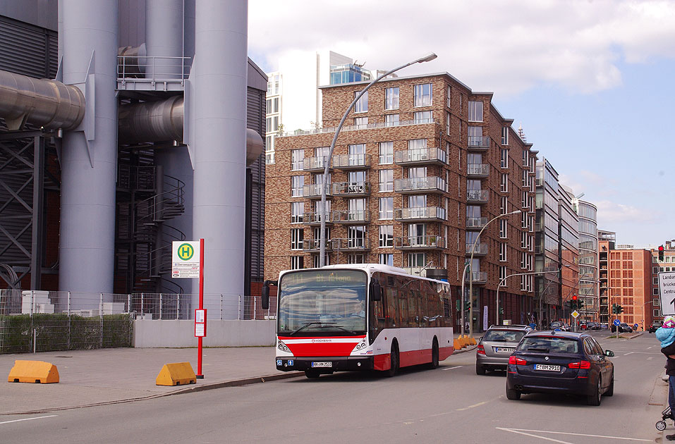 Van Hool Bus auf der Buslinie 111 in der Hafencity