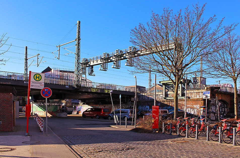Die Bushaltestelle Deichtorhallen