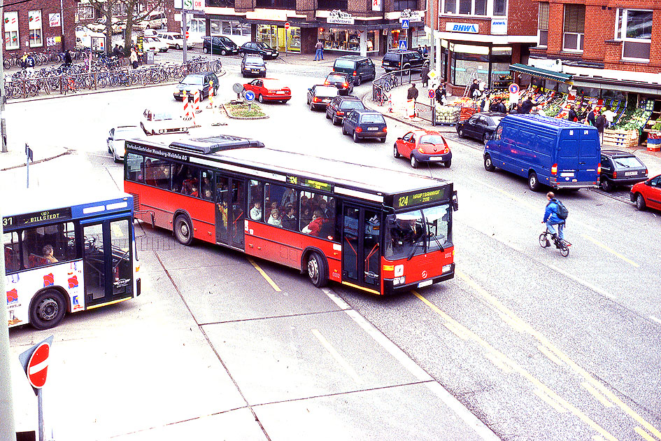 Der VHH 0002 Bus auf dem ZOB in Hamburg-Bergedorf