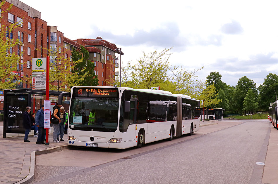 Ein SEV Bus f&uuml;r die Hamburger S-Bahn am Bahnhof Neugraben