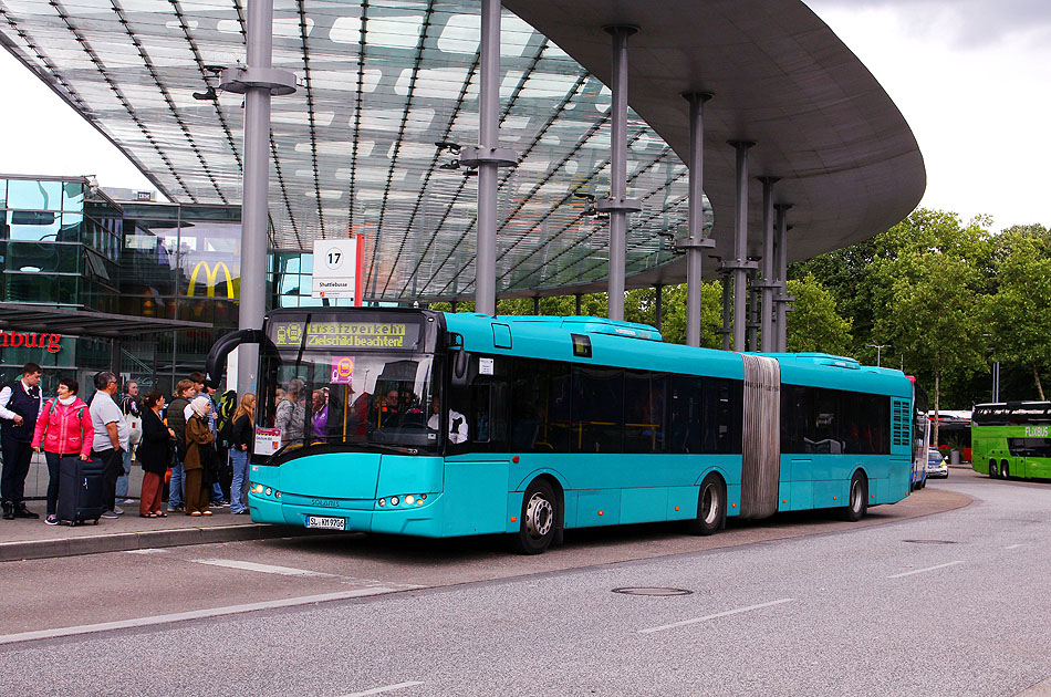 Ein SEV-Bus auf dem ZOB in Hamburg