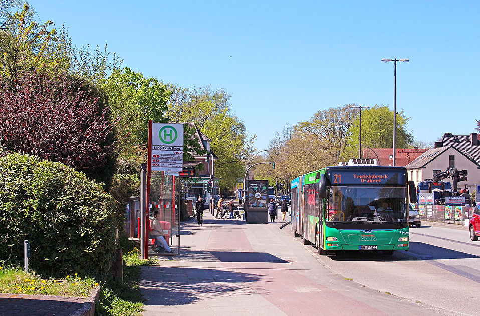 Ein VHH Bus an der Haltestelle Langelohstra&szlig;e in Hamburg-Osdorf
