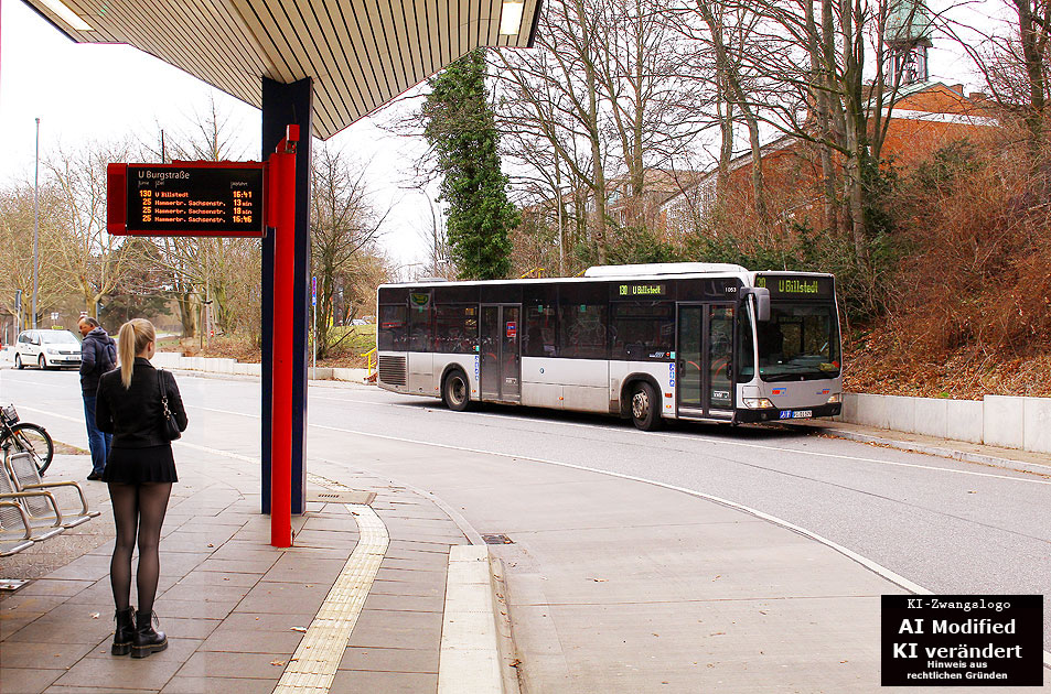 Ein VHH Bus an der U-Bahn-Haltestelle Burgstra&szlig;e