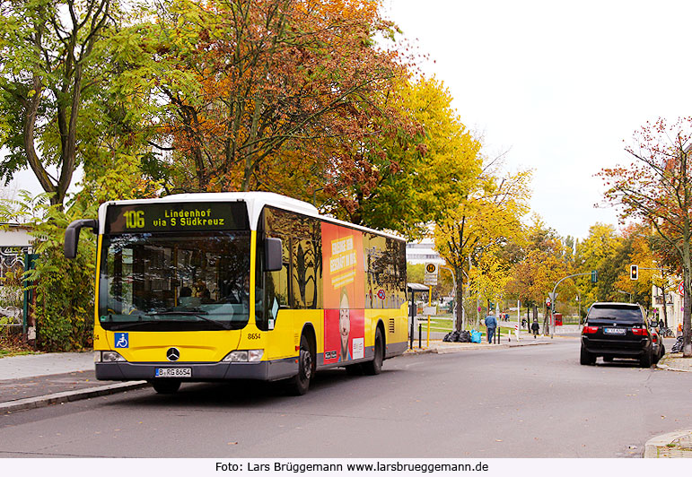 Die Bushaltestelle Torgauer Straße