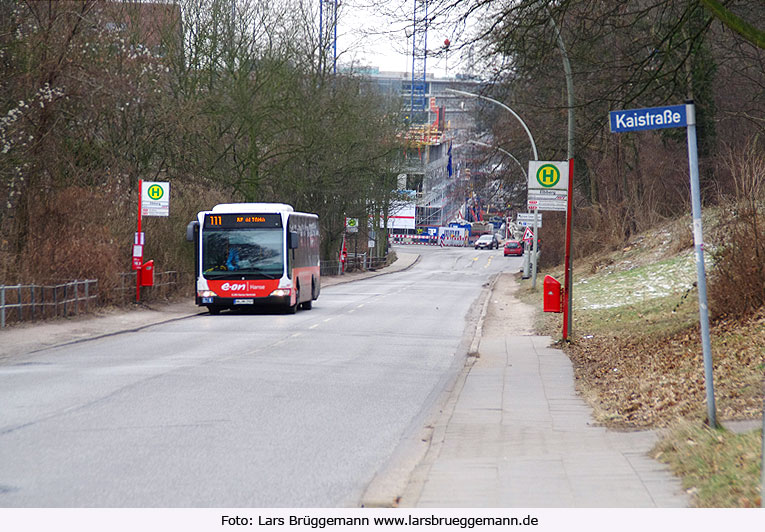Die Haltestelle Ellbberg der Buslinie 111 und 112 in Hamburg