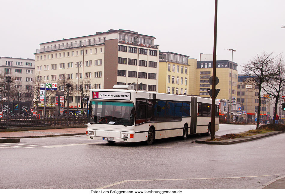 Ein MAN NG 312 - A11 Baujahr 1999 - Bahnhof Hamburg-Altona