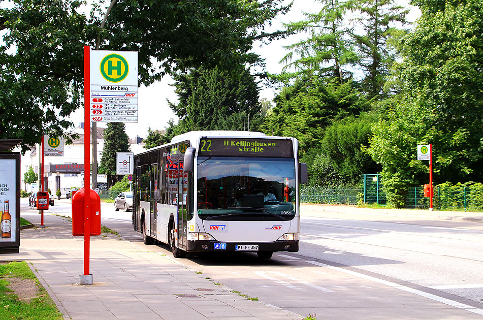 Die Bushaltestelle Mühlenberg in Hamburg-Blankenese