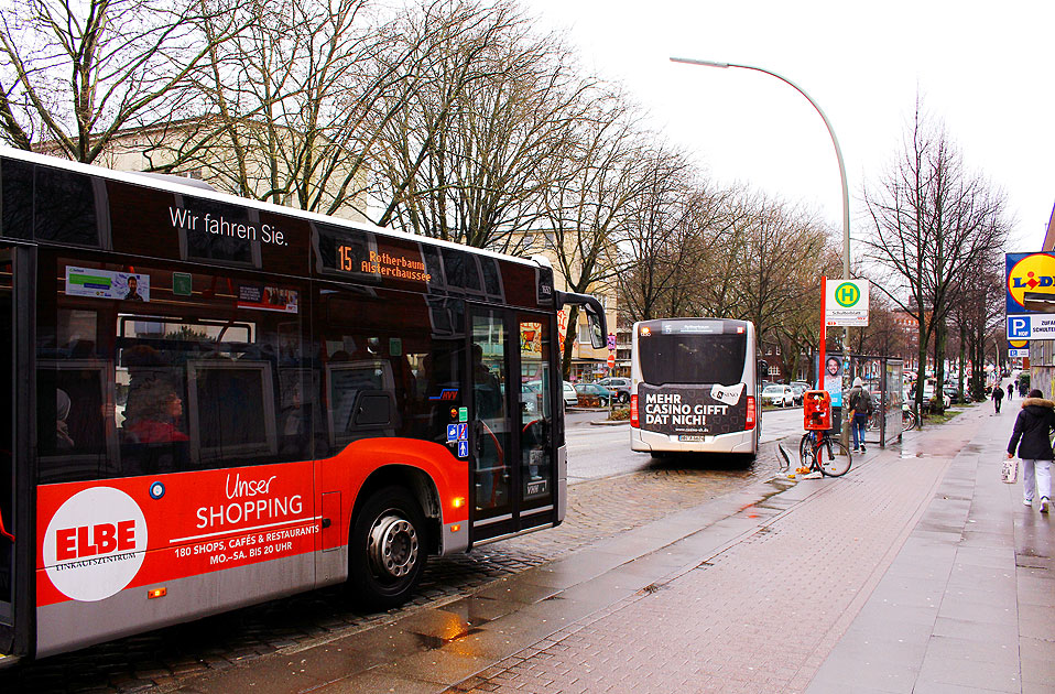 Die Haltestelle Schulterblatt der Buslinie 15 in Hamburg