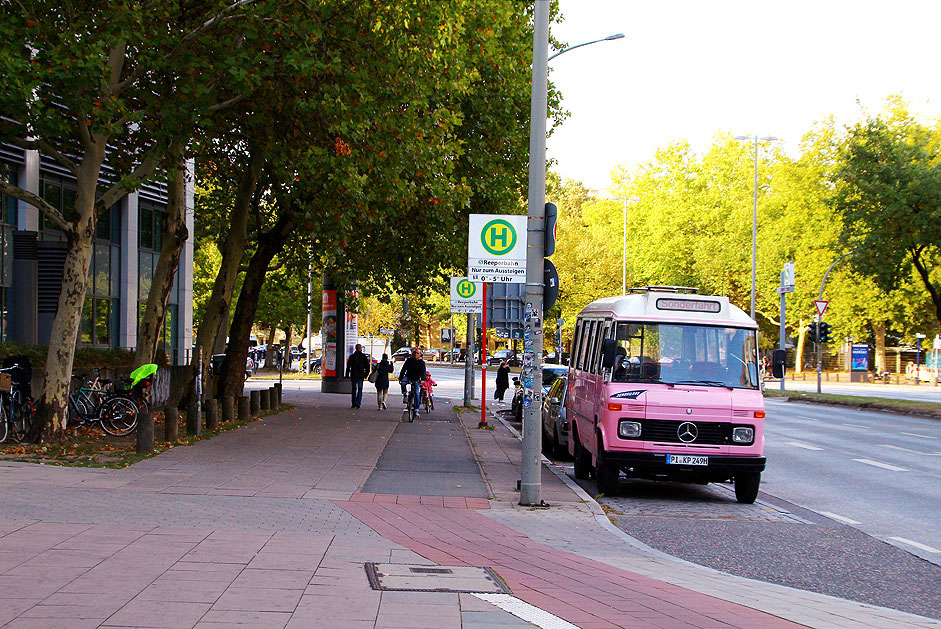 Die PVG Bergziege an der Haltestelle S-Bahn Reeperbahn