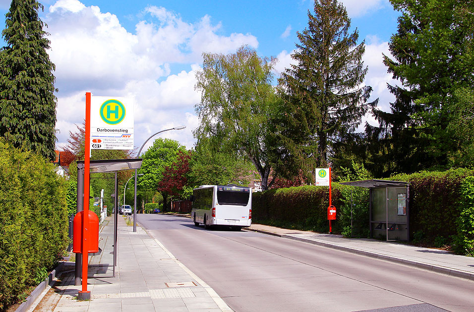 Die Bushaltestelle Darboovenstieg der Buslinie 1 in Hamburg