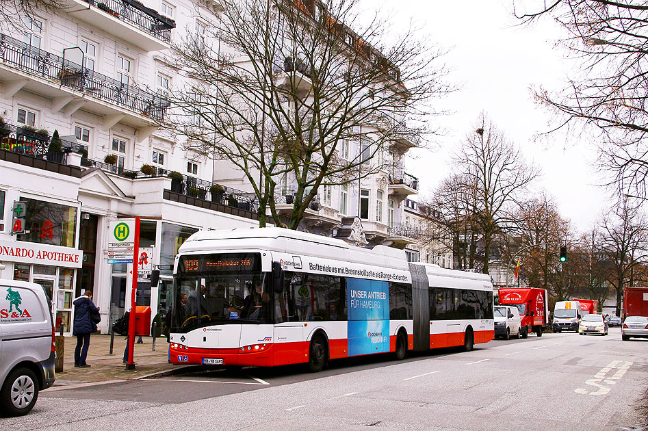 Ein Hochbahn Batteriebus mit Brennstoffzelle von Solaris