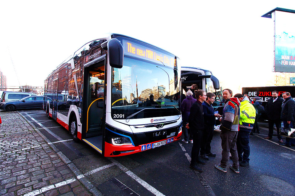 Der erste MAN-Elektrobus vom Typ Lions City 12 E der Hamburger Hochbahn