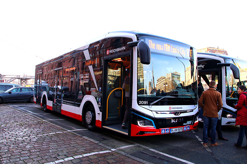 Der erste MAN-Elektrobus vom Typ Lions City 12 E der Hamburger Hochbahn