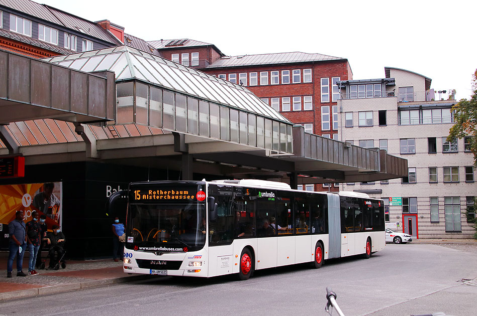 Ein Umbrella-Bus im Auftrag der VHH in Hamburg