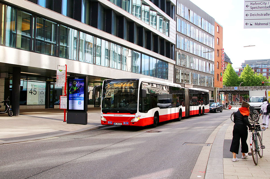 Ein Evobus Capacity L der Hamburger Hochbahn