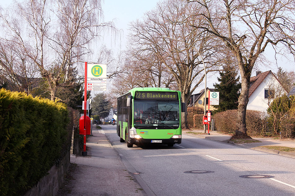 Die Bushaltestelle Achtern Styg in Hamburg