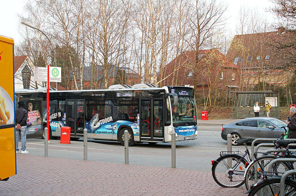 Ein VHH Bus an der Haltestelle Fangdieckstraße