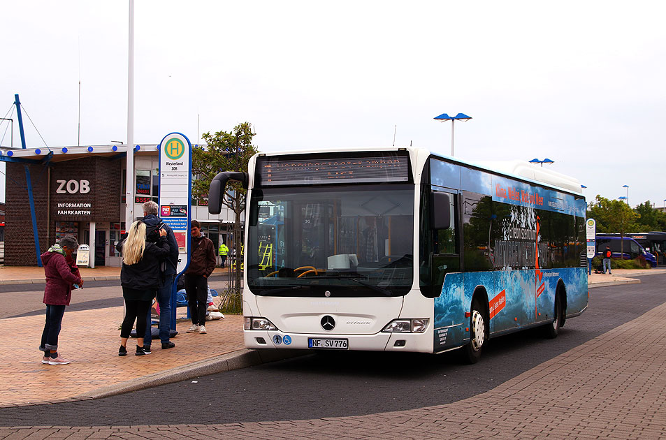 Ein SVG Bus auf dem ZOB in Westerland auf Sylt