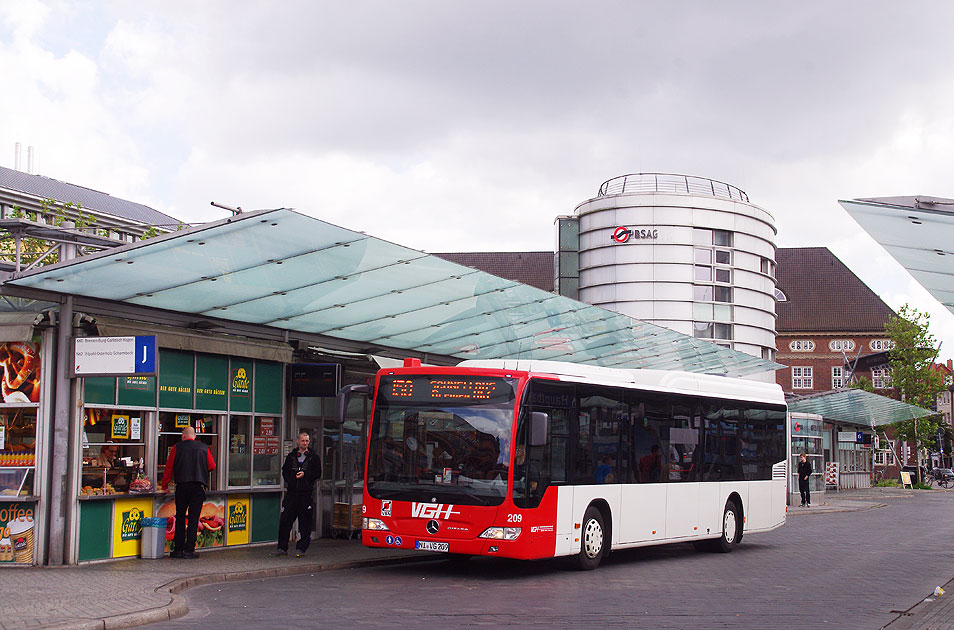 Ein VGH Bus in Bremen auf dem ZOB