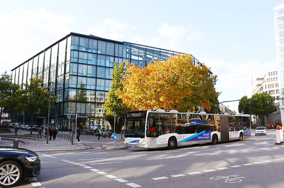 Ein VHH Bus an der Haltestelle Axel-Springer-Platz in Hamburg