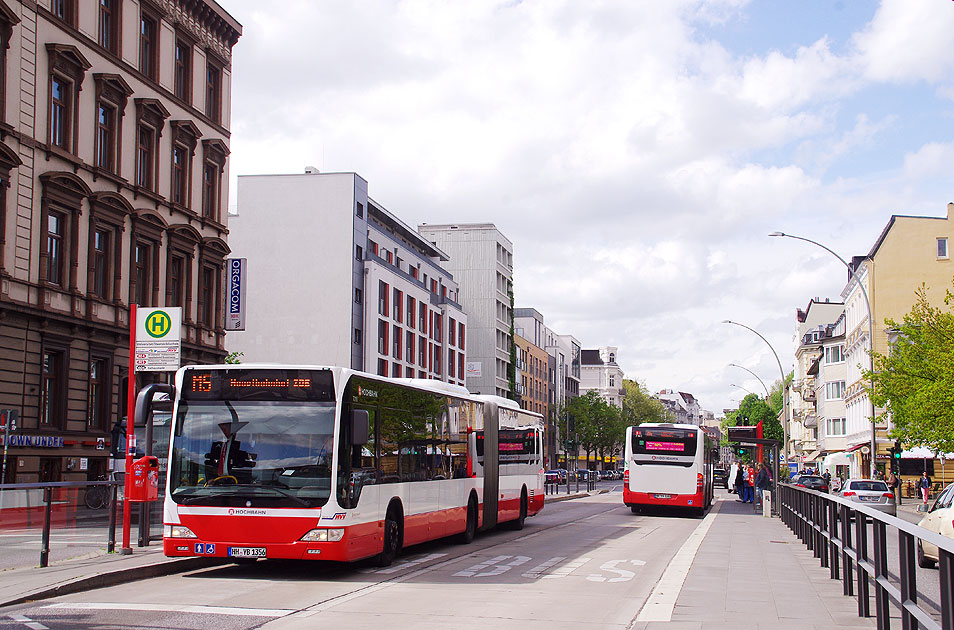 Haltestelle Universität / Staatsbibliothek der Buslinie M5 in Habmurg vormals Buslinie 102 / Straßenbahnlinie 2