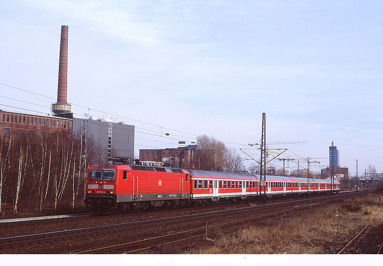 DB Baureihe 143 in Hamburg mit einer RB nach Stade