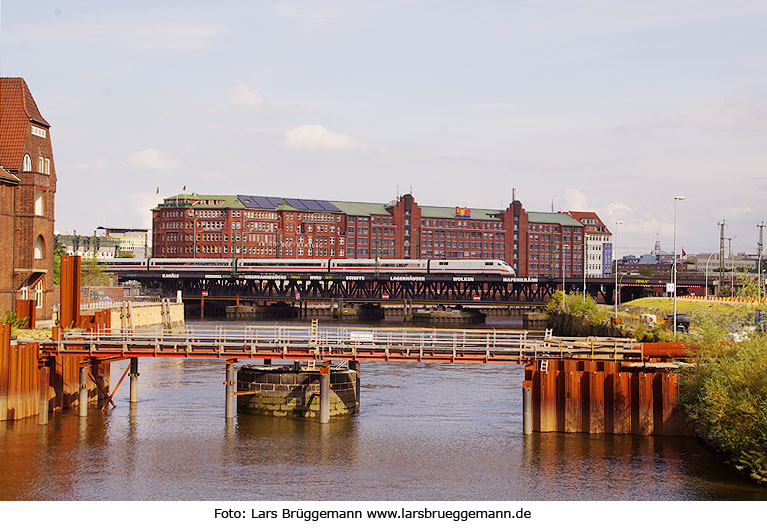 Ein ICE auf der Oberhafenbrücke in Hamburg