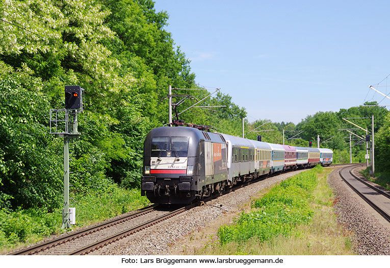 Der HKX - Hamburg-Köln-Express im Bahnhof Hittfeld