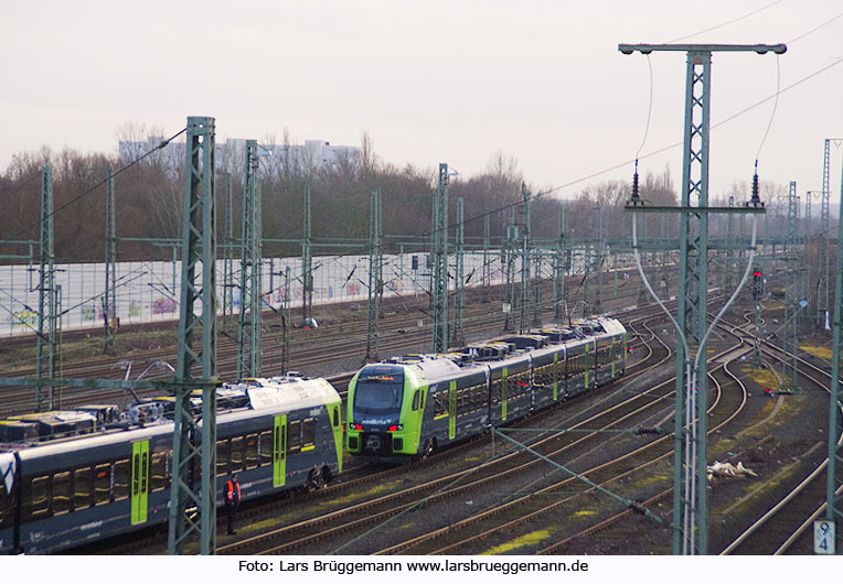 Nordbahn Triebwagen am Bahnhof Hamburg-Wilhelmsburg