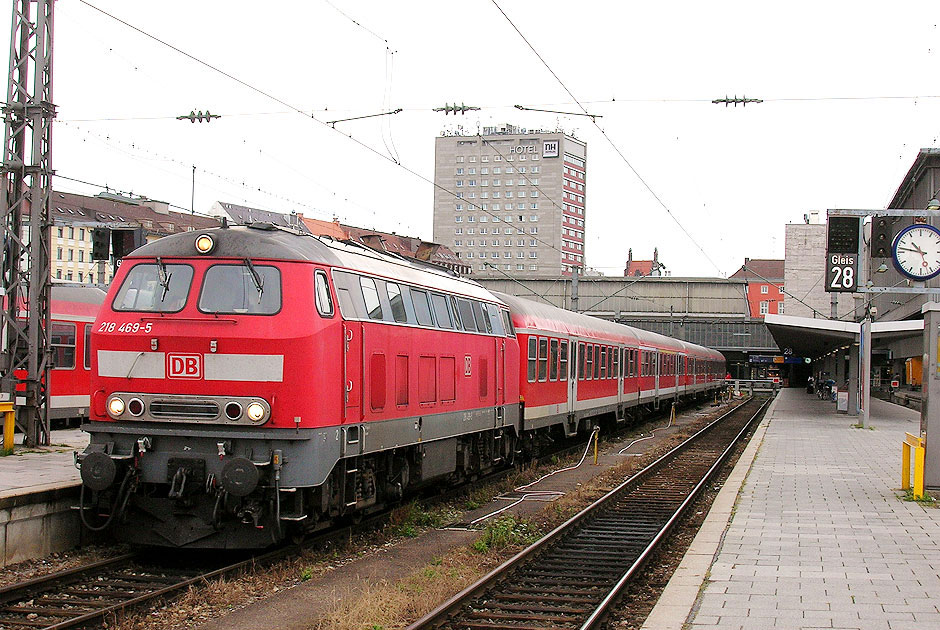 DB Baureihe 218 in München Hbf im Starnberger Bahnhof