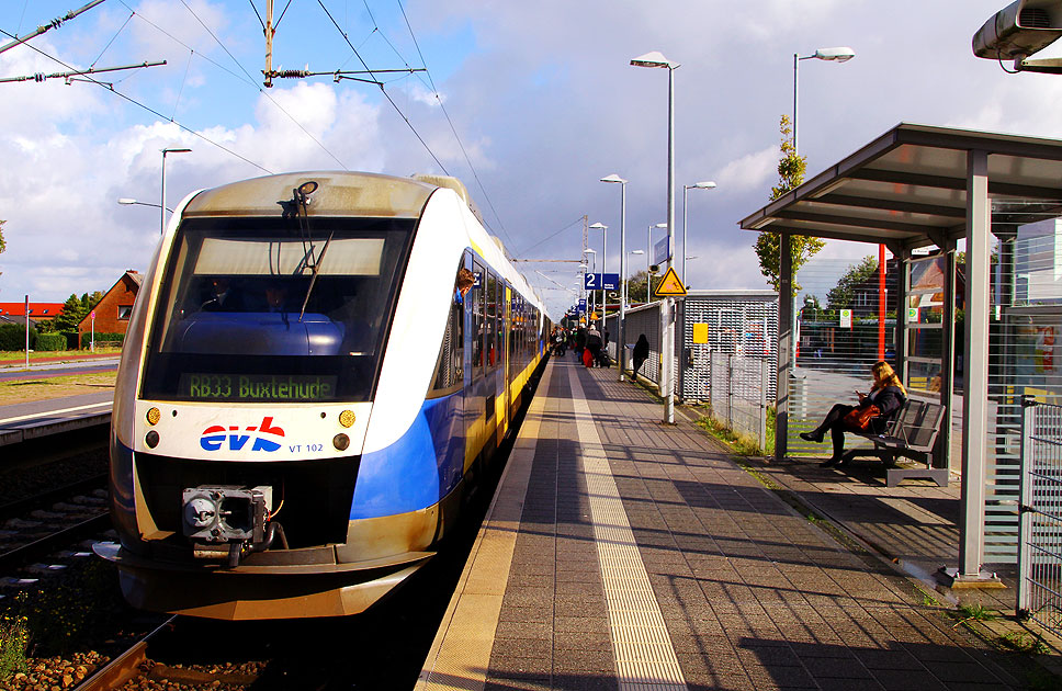 EVB Lint Triebwagen im Bahnhof Neu Wulmstorf