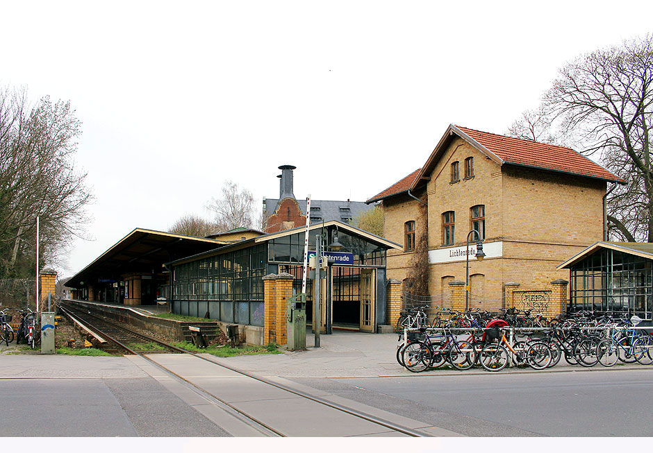 Der Bahnhof Lichtenrade der S-Bahn in Berlin